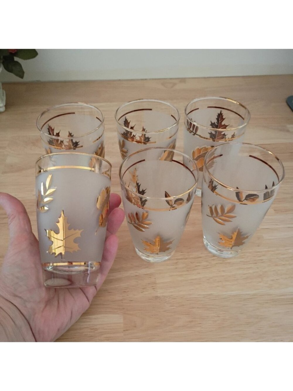 Vintage Libbey Matching Gold Leaf Frosted set of 6 Glasses 8 Ounces Beautiful